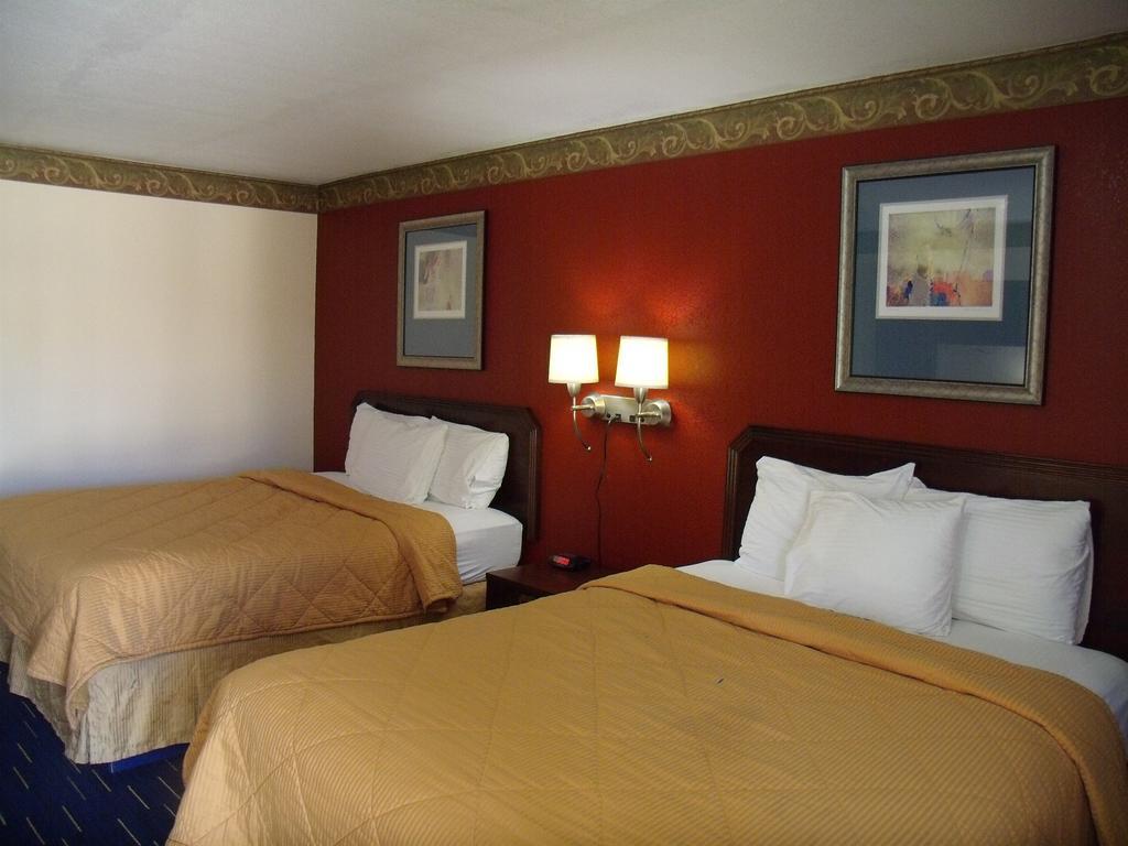 Country Inn Стерлинг Экстерьер фото