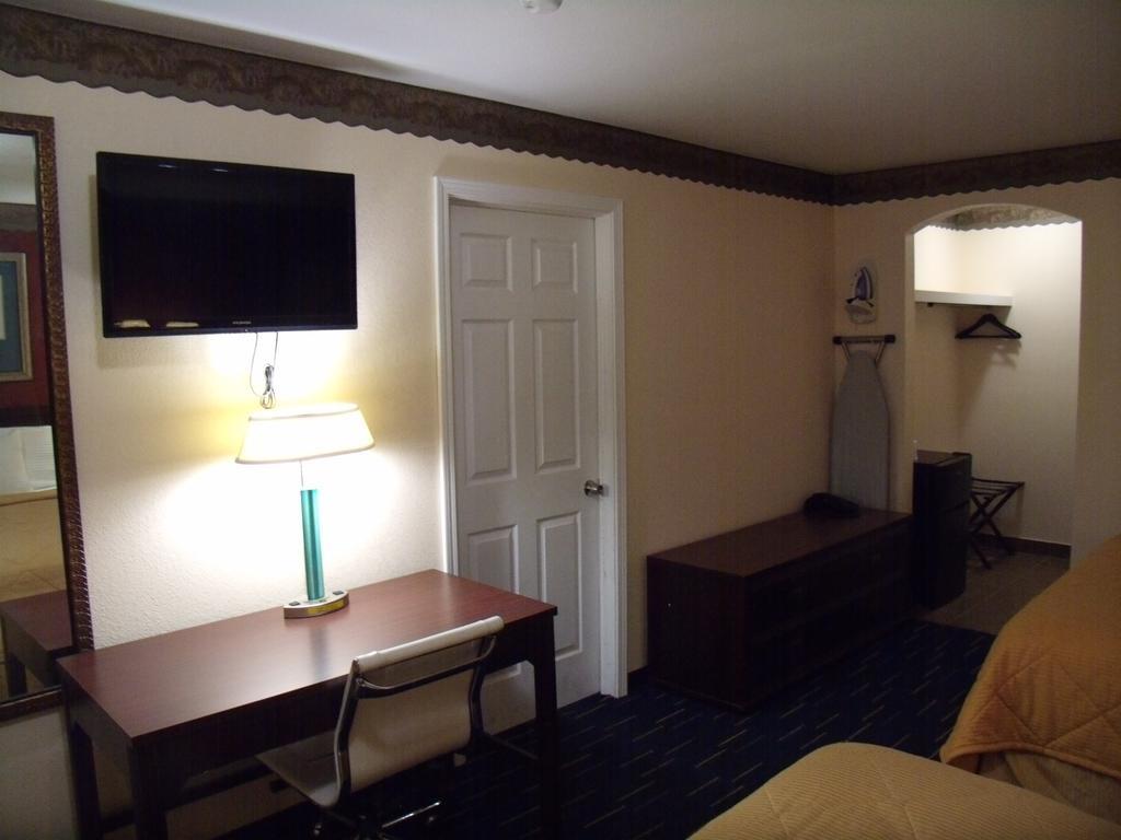 Country Inn Стерлинг Экстерьер фото