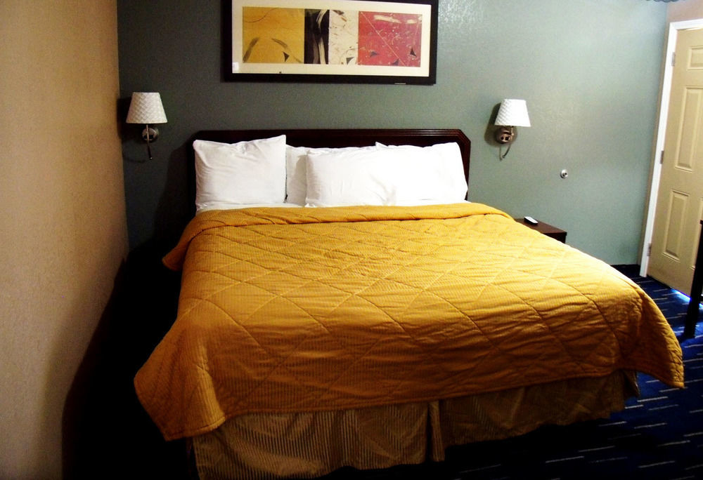 Country Inn Стерлинг Экстерьер фото