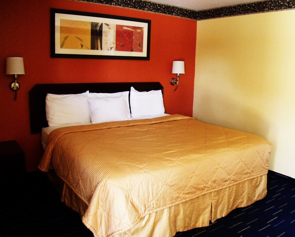 Country Inn Стерлинг Экстерьер фото
